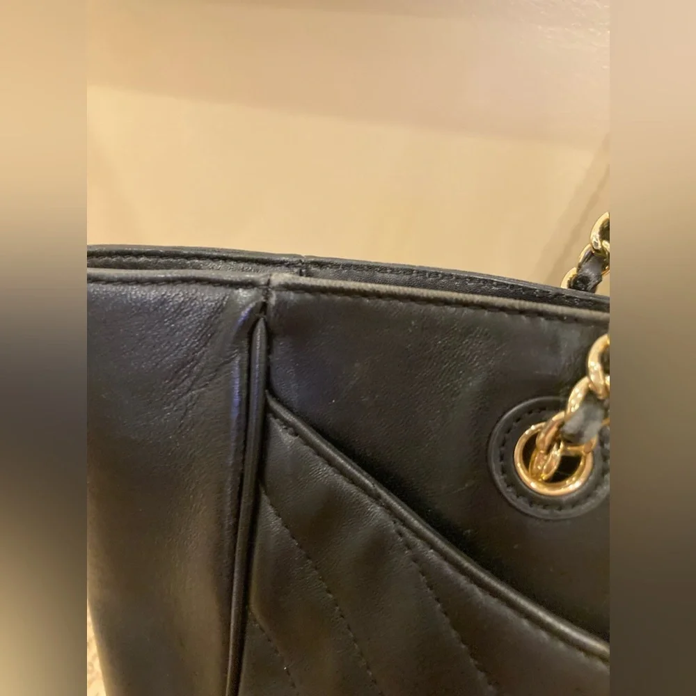 Tory Burch Alexa Black Soft leather quilted Chevron Quilted Print Chain‎ tote